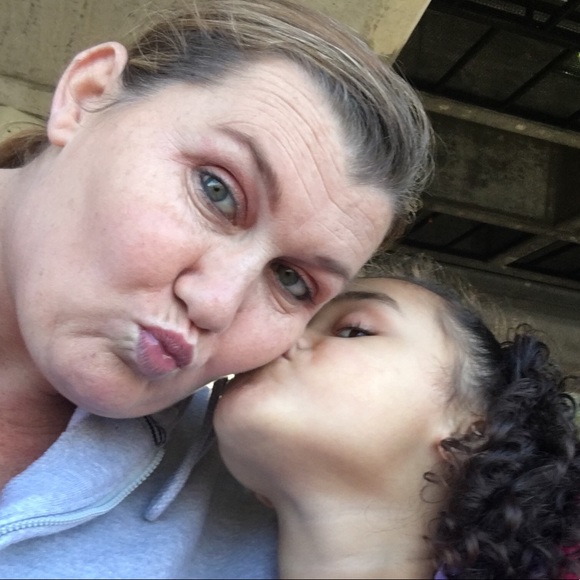 Meet your Posher, Sstephanie - Picture 1 of 1